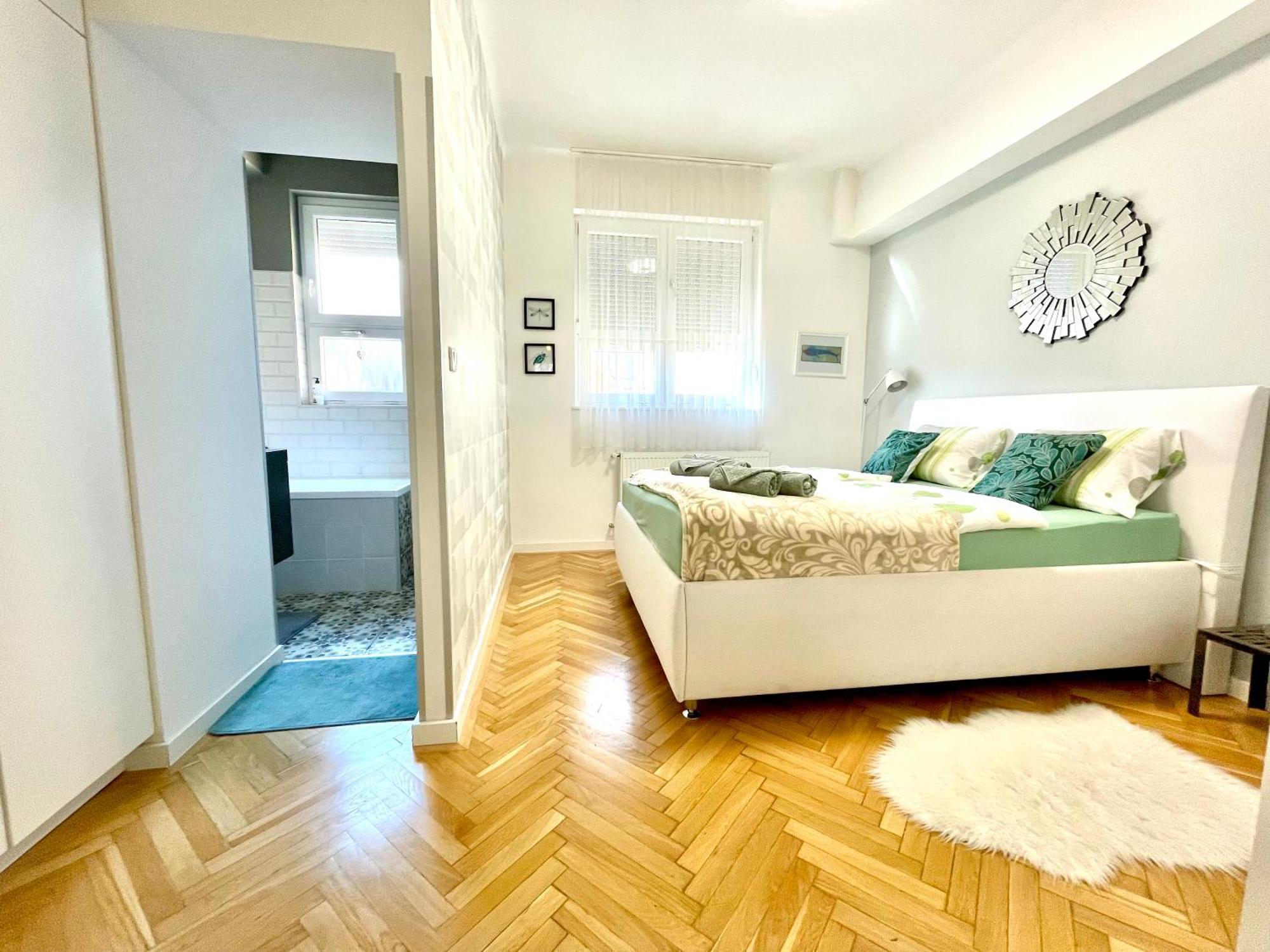 Mint Pearl Apartment 3 Rooms 2 Bathrooms At Kalvin Square Budapeşte Dış mekan fotoğraf